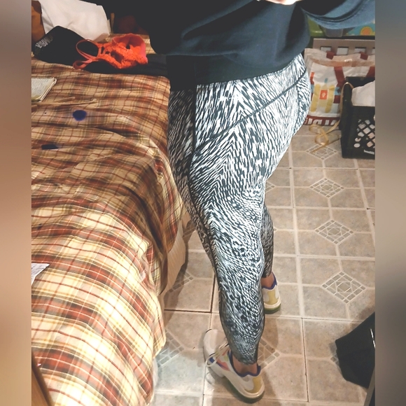 🎈Nike🎈BUY 1 GET 1 FREE ALL LISTINGS🎈Pro Hi Waist Pattern Leggings Sz S - Picture 11 of 15